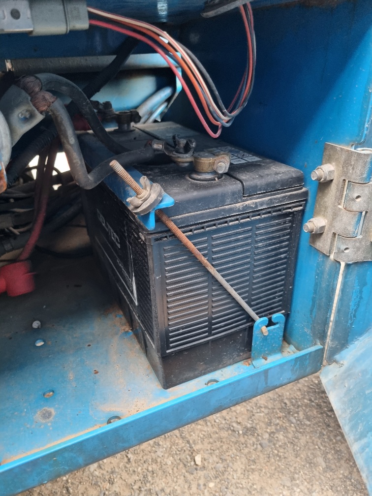 Sold - Scissor Lift - View 2